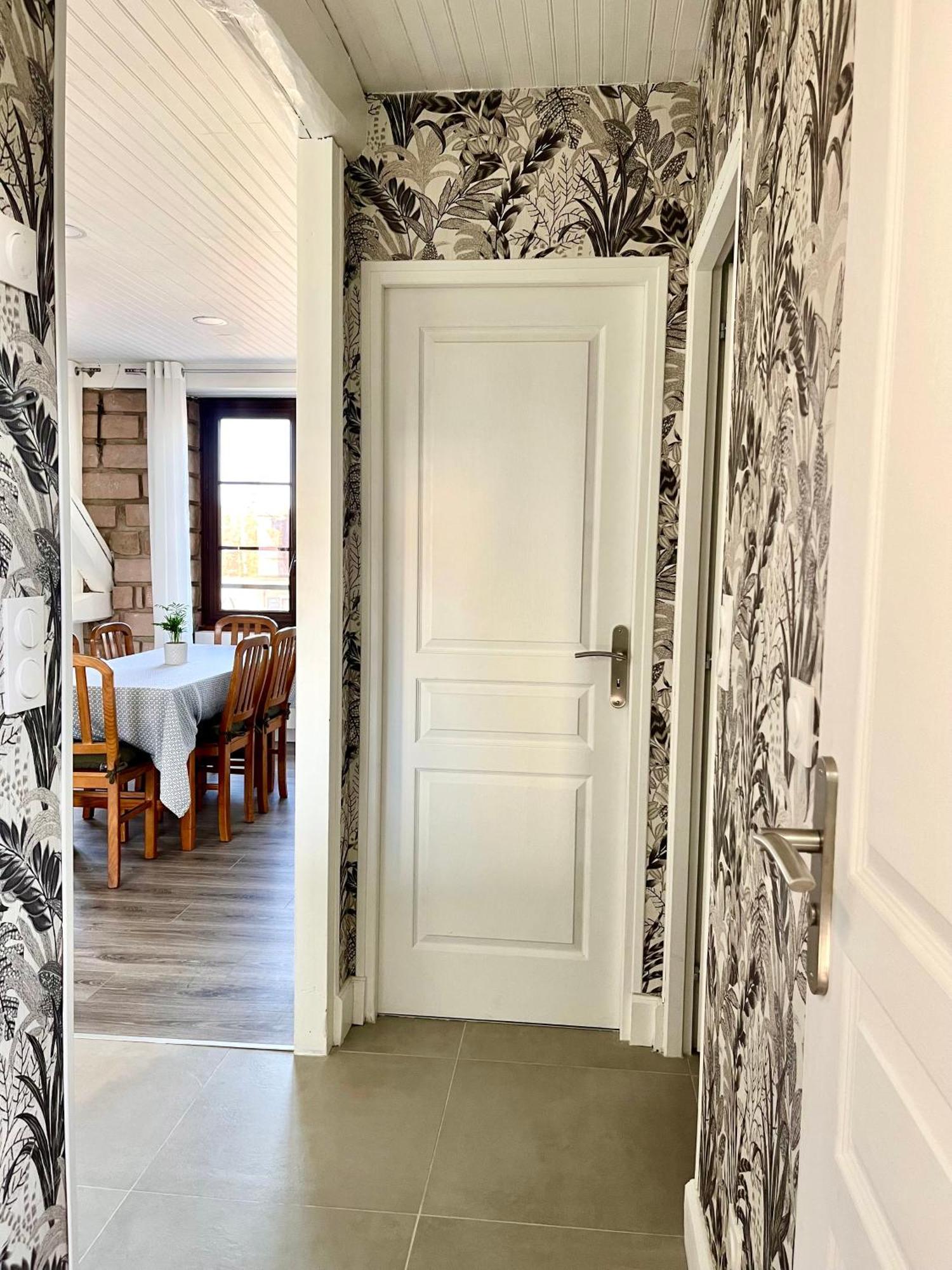 Appartement En Plein Centre Ville Milly la Foret Bagian luar foto